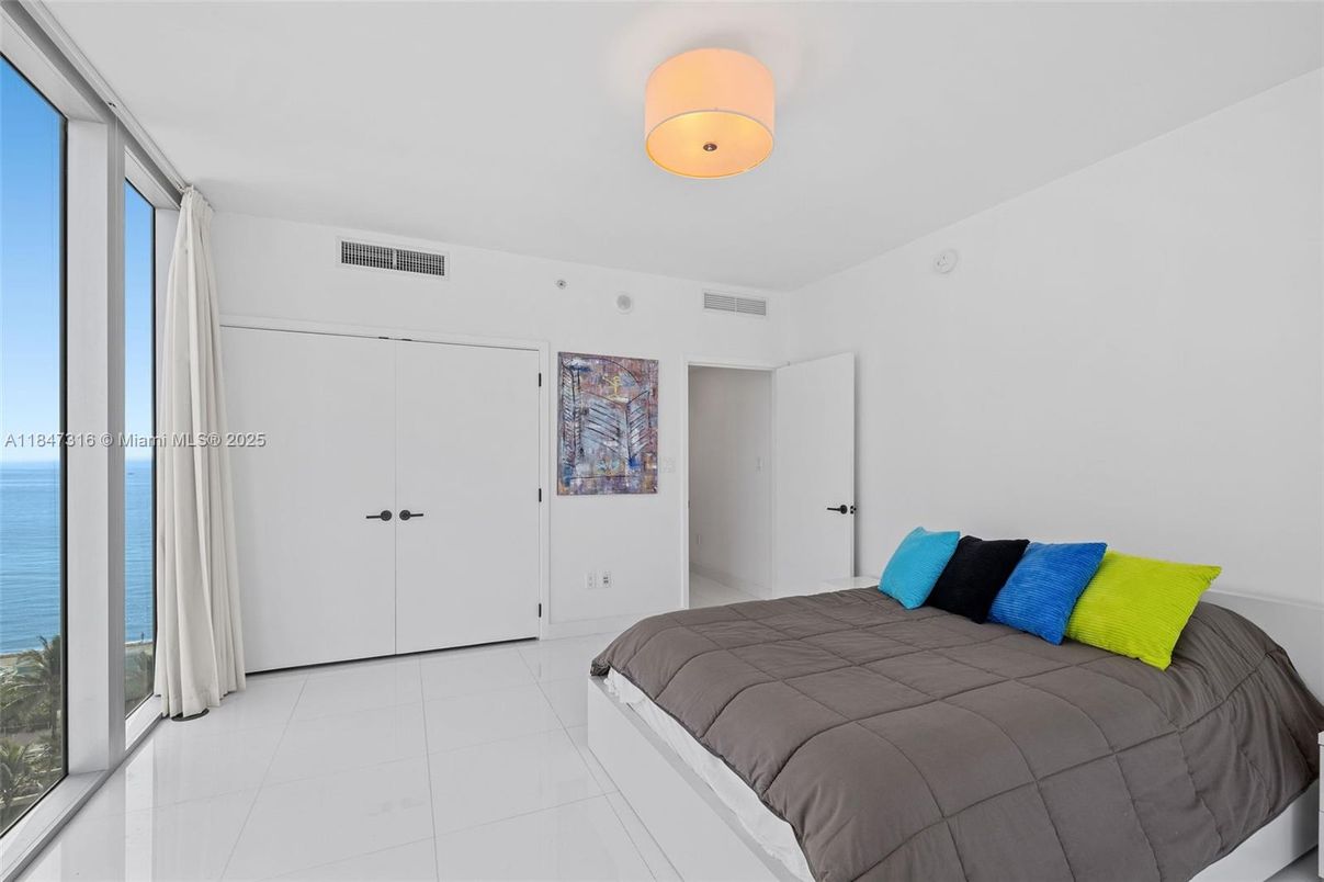 Bedroom, Interior, Water