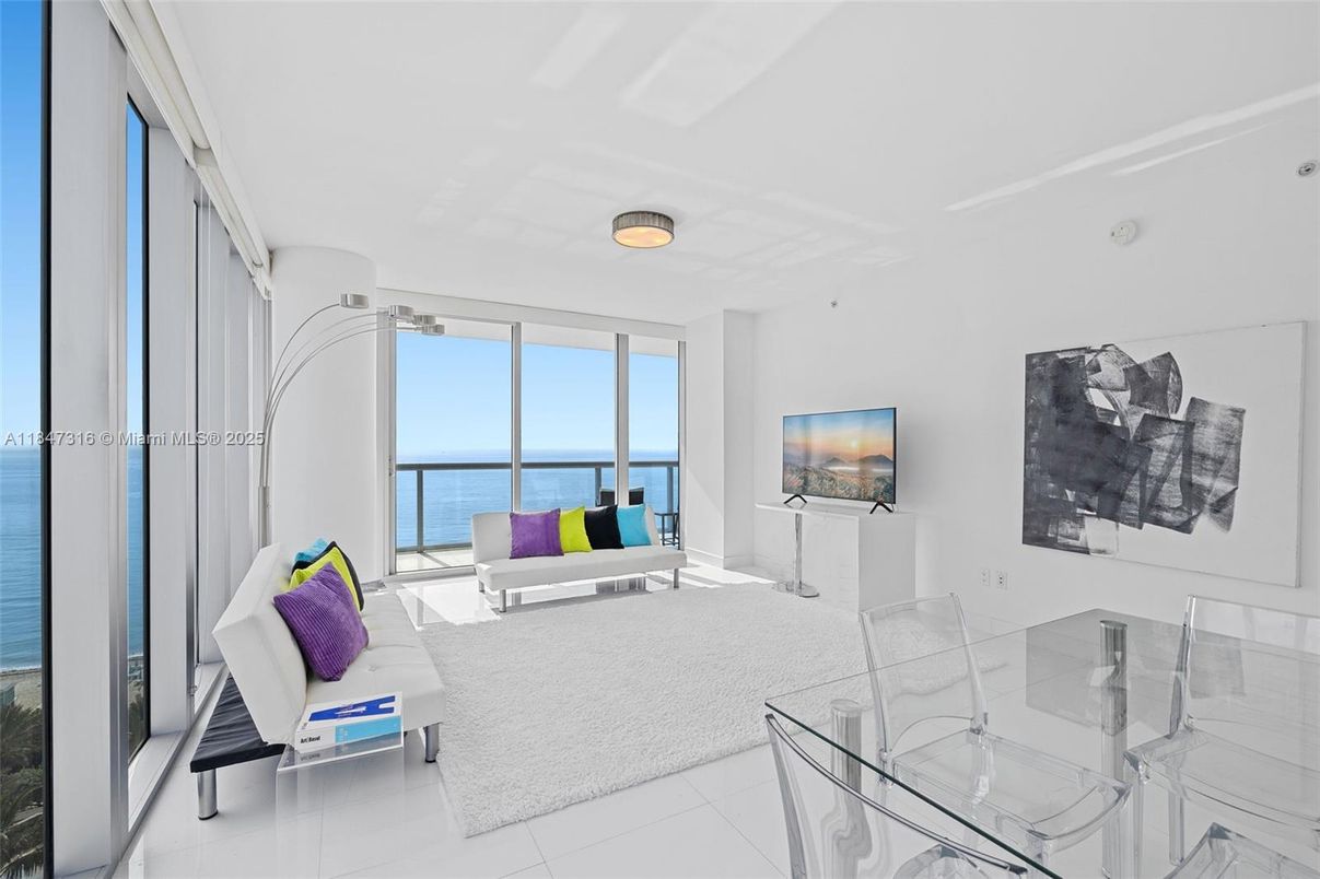 Dining room, Interior, Living room, Water