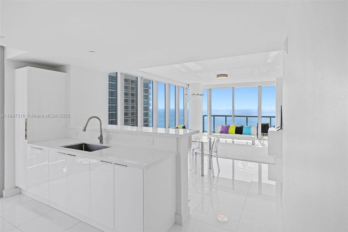 Interior, Kitchen, Recessed Lighting, Water
