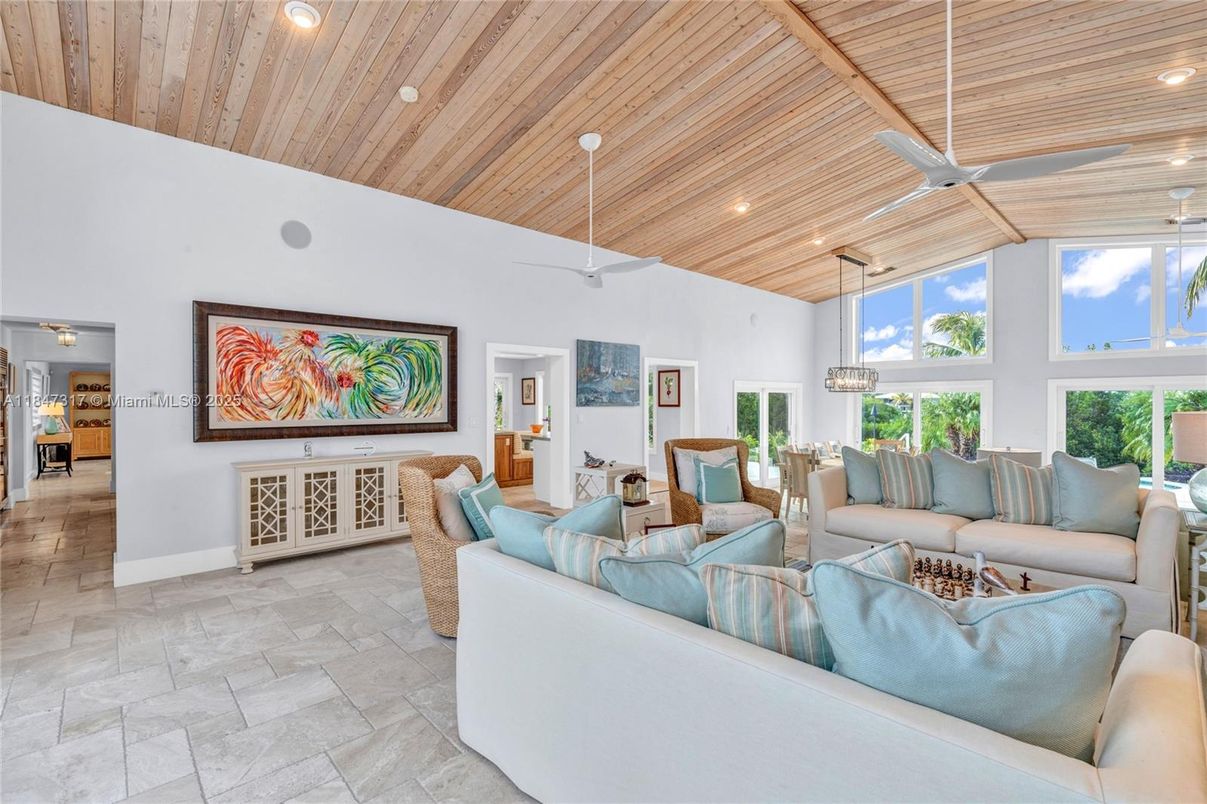 Interior, Living room, Pendant Lights, Recessed Lighting, Wooden Ceilings