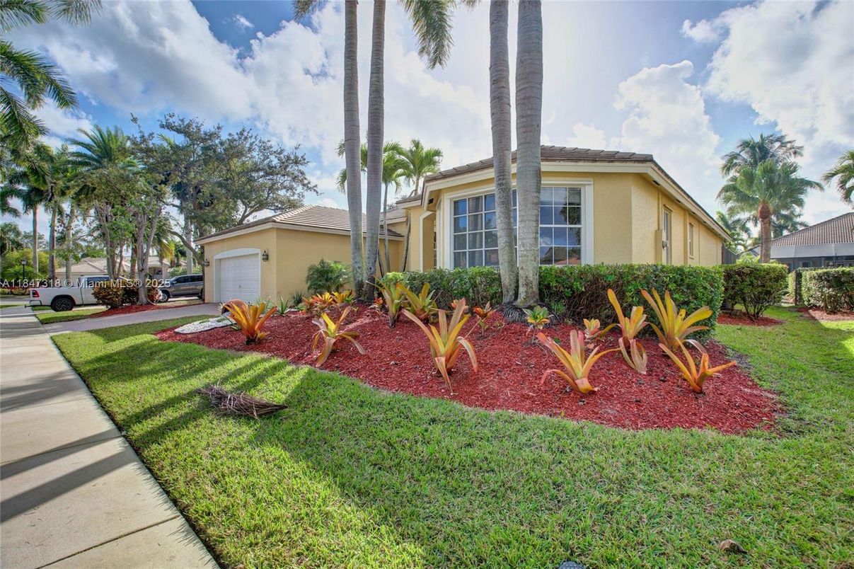 Backyard, Detached Garage, Exterior
