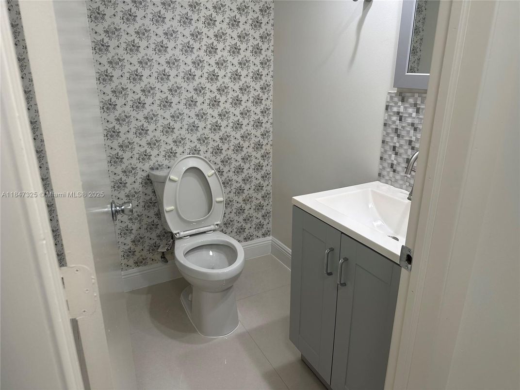 Bathroom, Interior