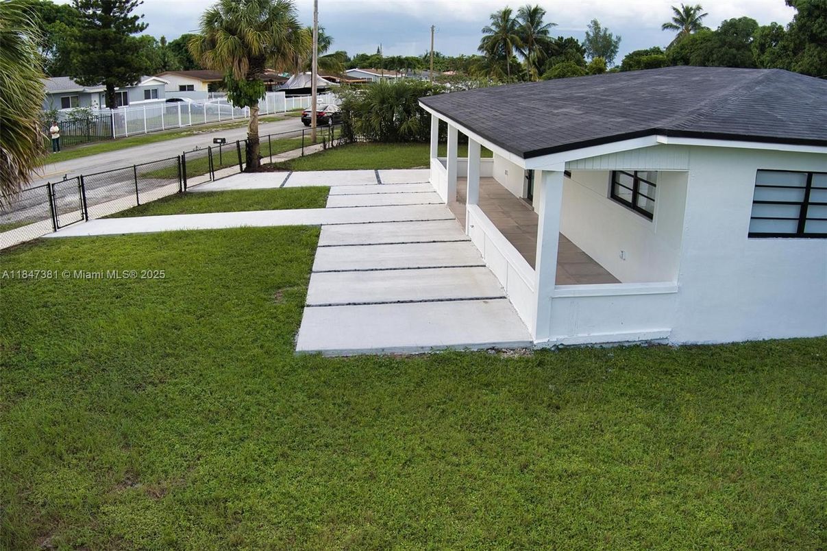 Backyard, Exterior