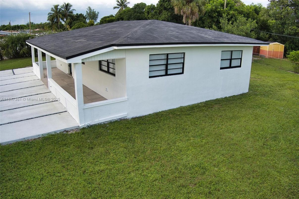 Backyard, Exterior