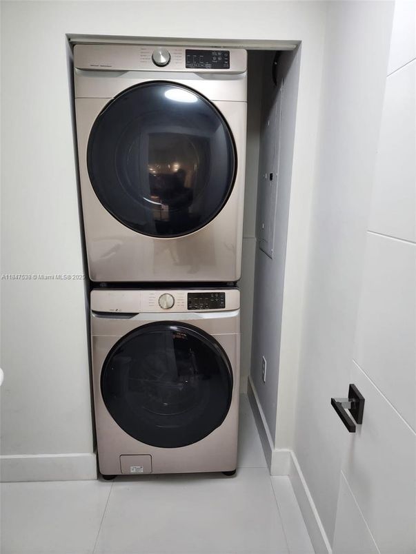 Interior, Utility Closets, Washer
