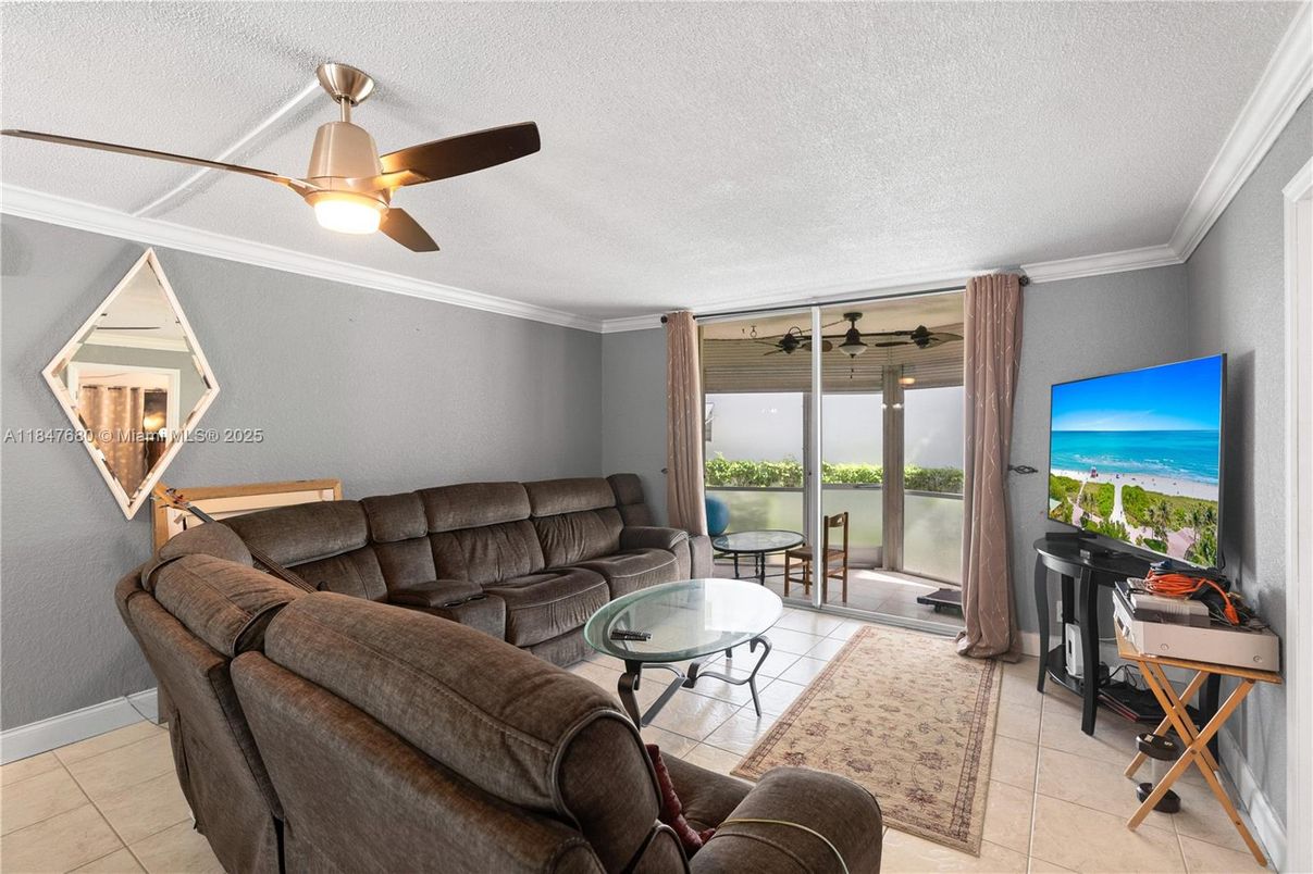 Interior, Living room, Water