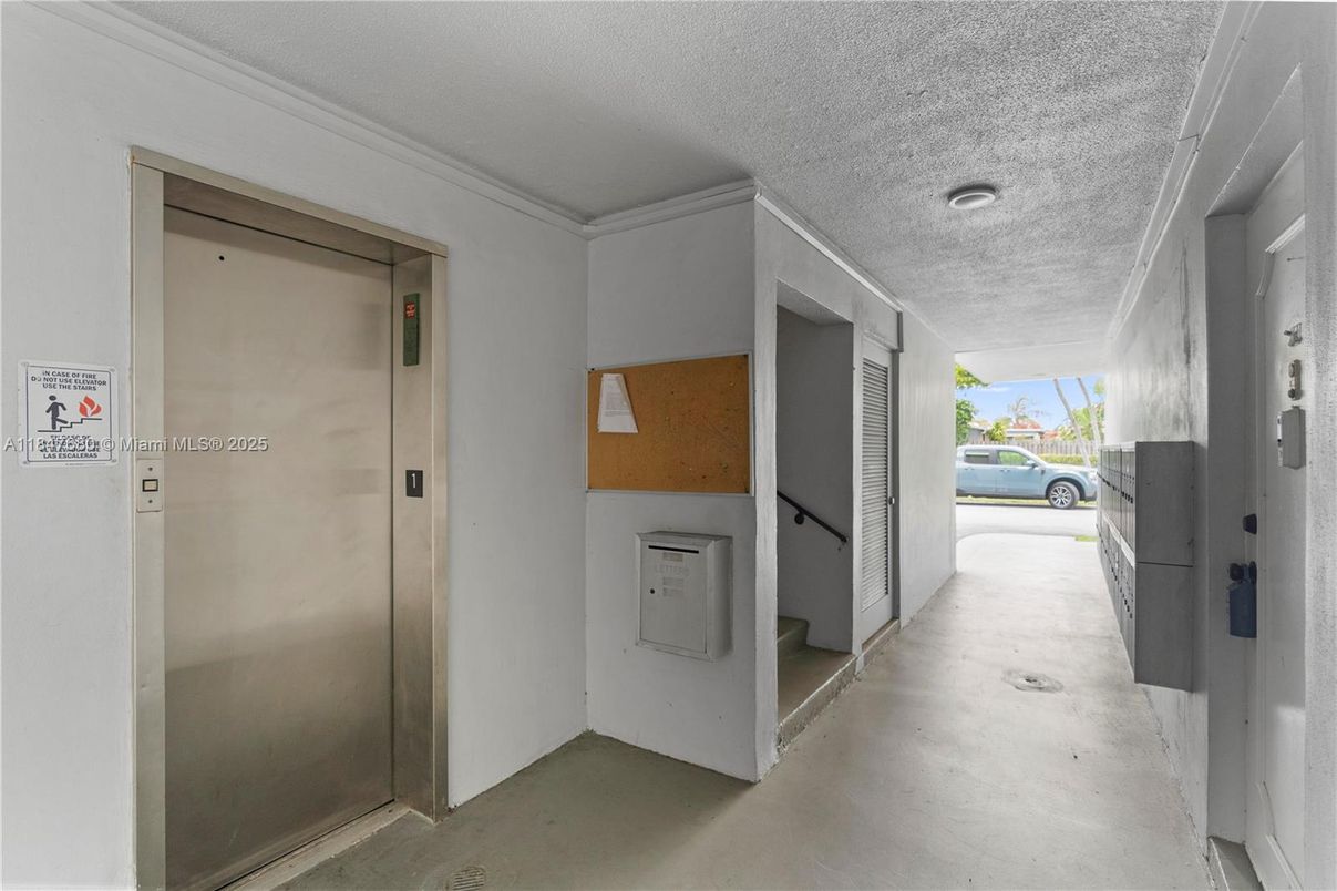Elevator, Interior