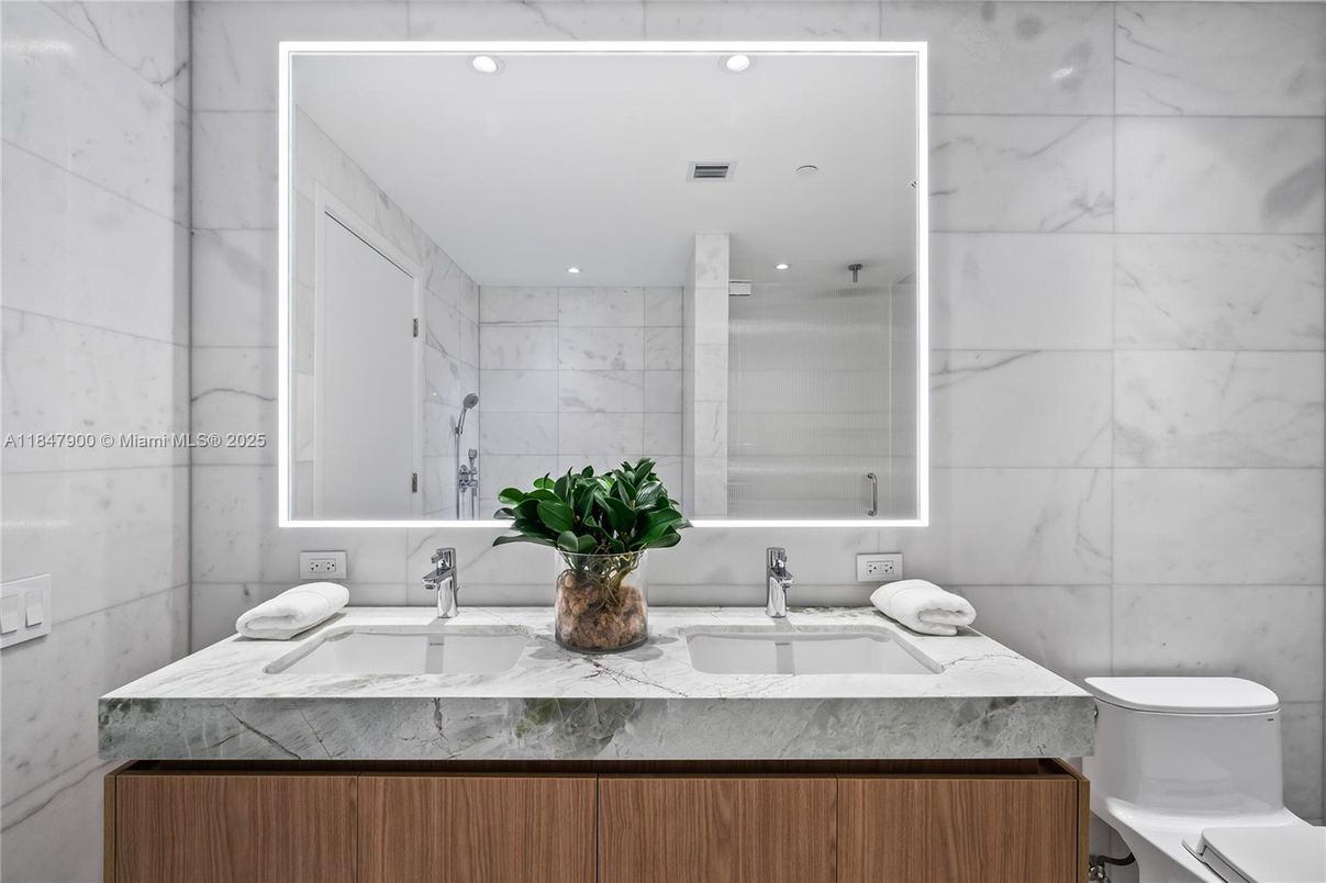 Bathroom, Interior, Marble Walls, Recessed Lighting