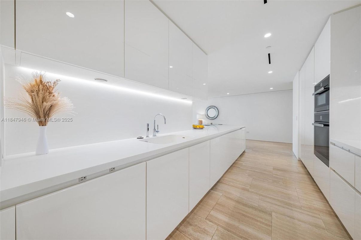 Interior, Kitchen, Recessed Lighting, Wood Texture Flooring