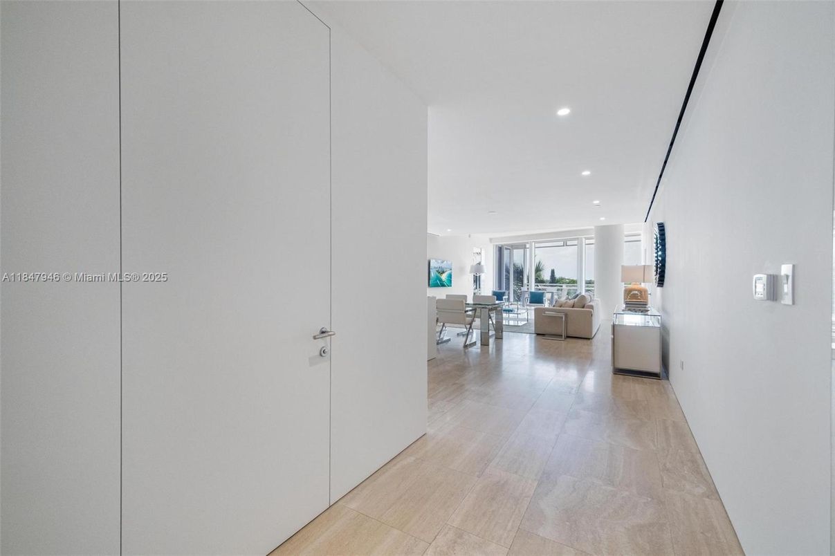 Dining room, Interior, Living room, Recessed Lighting, Wood Texture Flooring
