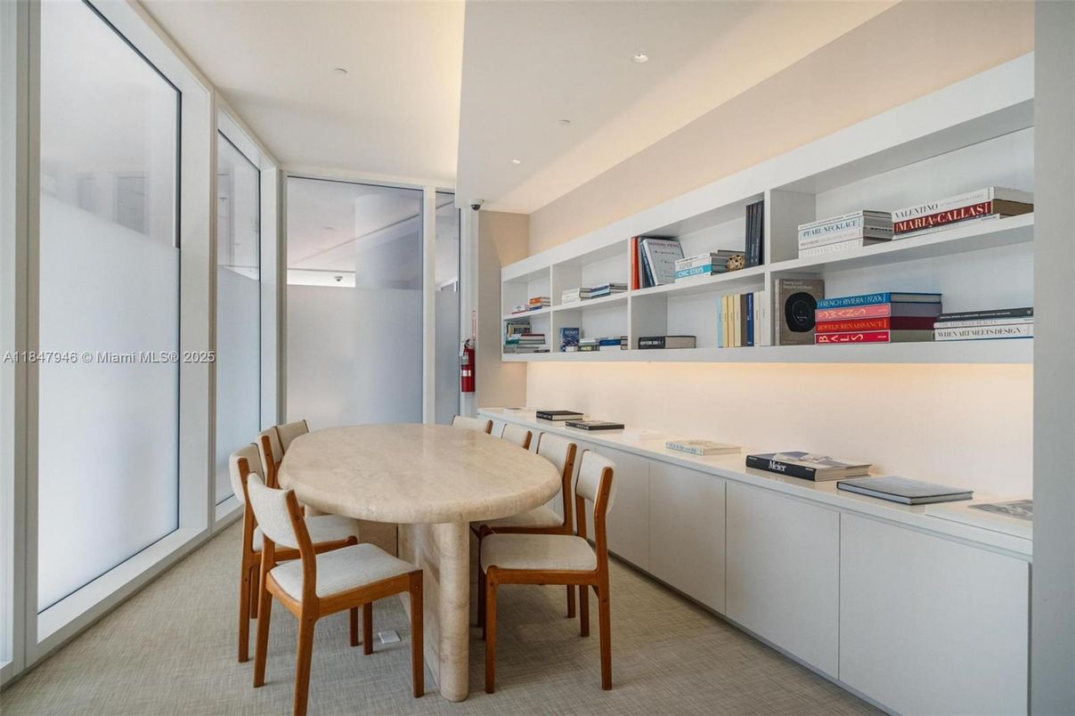 Dining room, Interior, Recessed Lighting