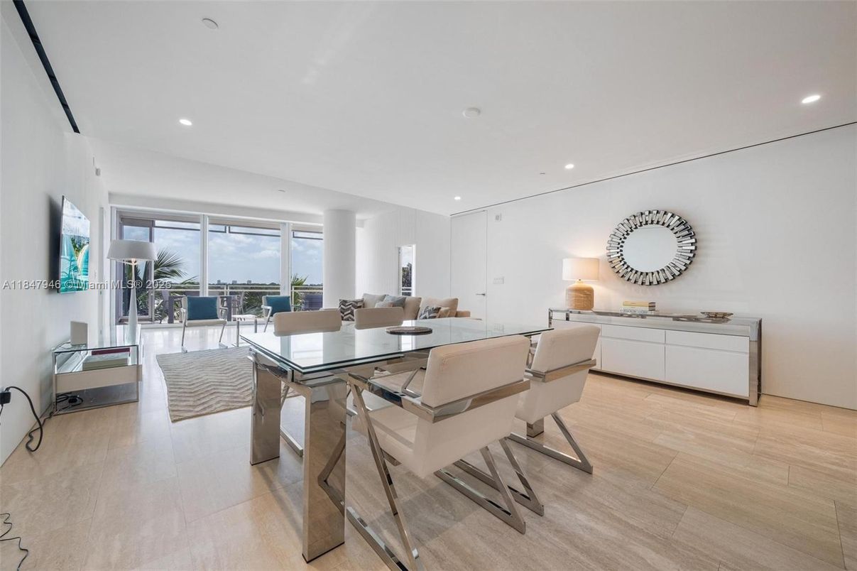 Dining room, Interior, Living room, Recessed Lighting, Wood Texture Flooring