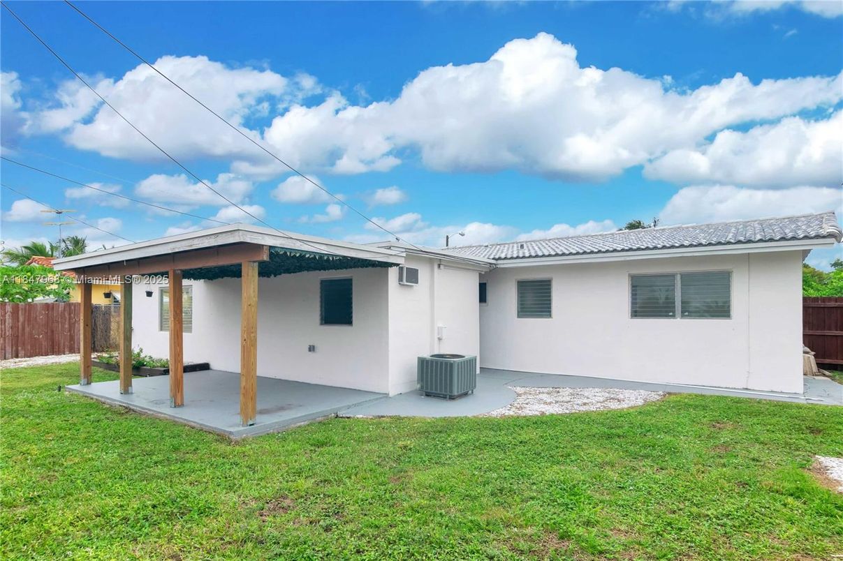 Backyard, Exterior