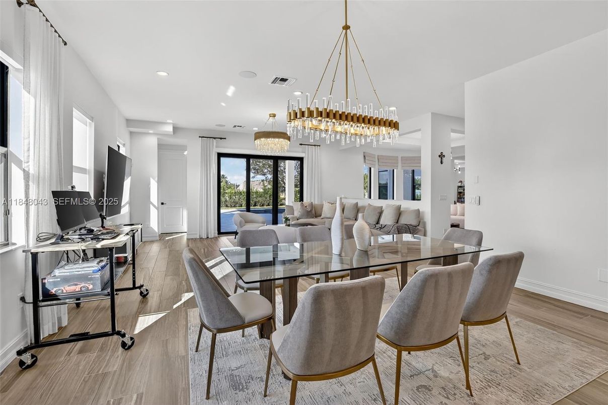 Dining room, Interior, Living room, Pendant Lights, Recessed Lighting, Wood Texture Flooring