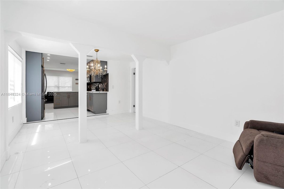 Chandelier, Empty room, Interior, Recessed Lighting