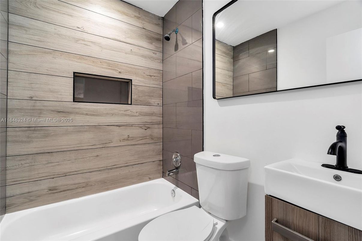 Bathroom, Interior, Recessed Lighting, Wooden Walls