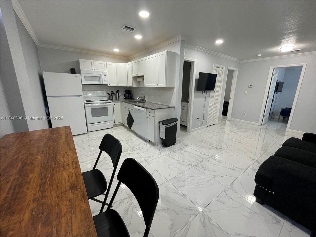 Interior, Kitchen, Marble, Recessed Lighting