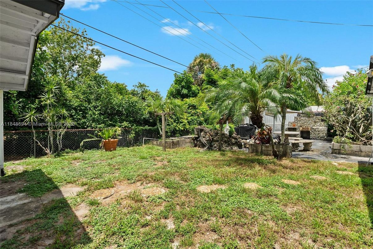 Backyard, Exterior