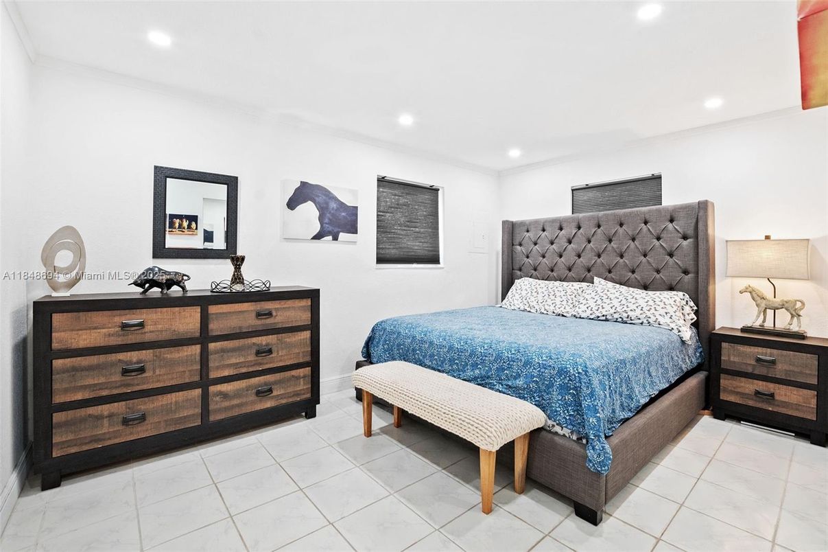Bedroom, Interior, Recessed Lighting