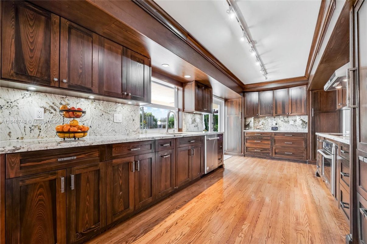 Interior, Kitchen, Marble Walls, Recessed Lighting, Wood Texture Flooring