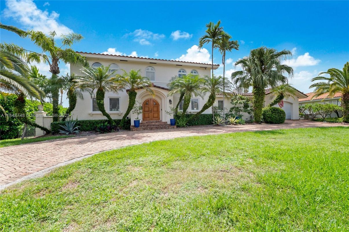 Backyard, Exterior, Facade, Spanish Mediterranean