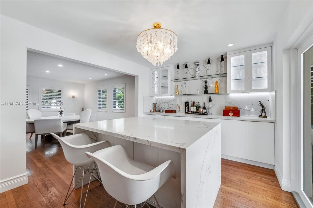 Chandelier, Dining room, Interior, Kitchen, Recessed Lighting, Wood Texture Flooring