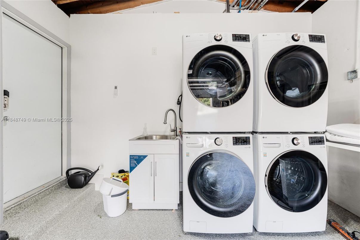 Interior, Utility Closets, Washer