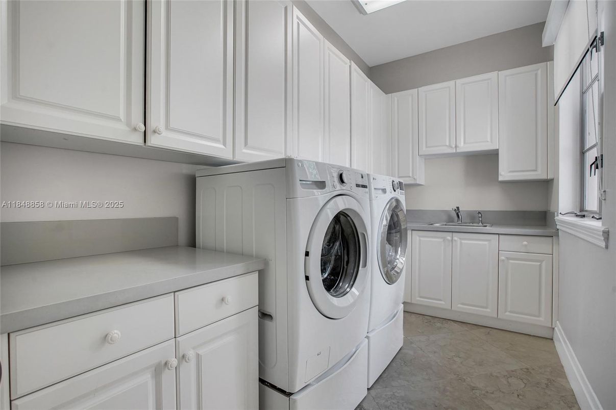 Interior, Washer