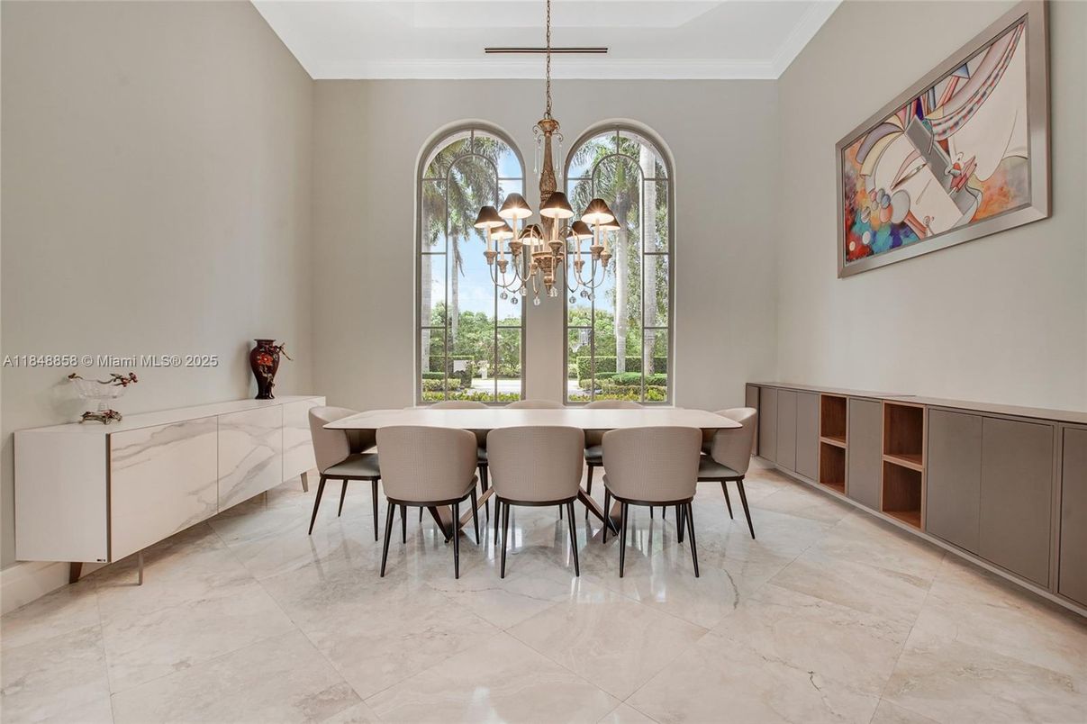 Chandelier, Dining room, Interior