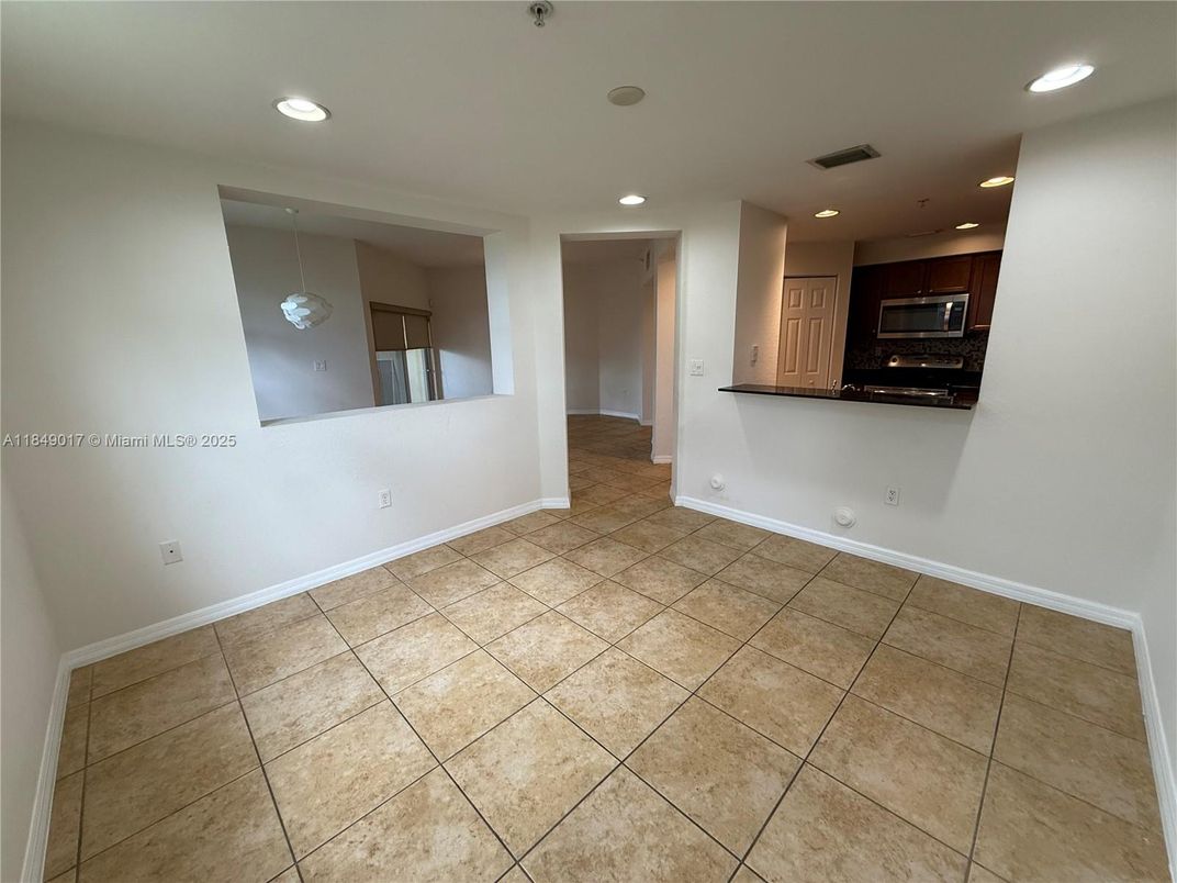 Empty room, Interior, Kitchen, Recessed Lighting