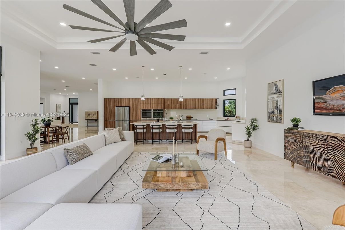Interior, Kitchen, Living room, Pendant Lights, Recessed Lighting, Stainless Steel Appliances