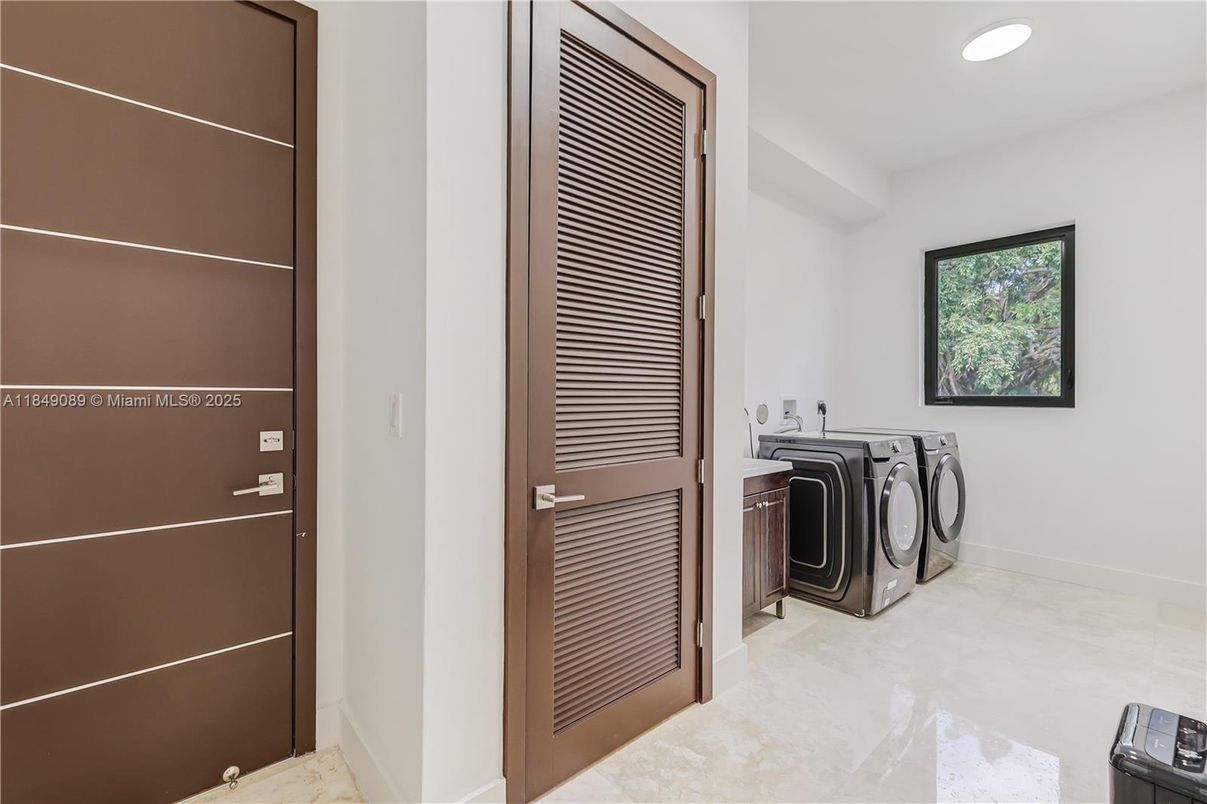Interior, Recessed Lighting, Washer