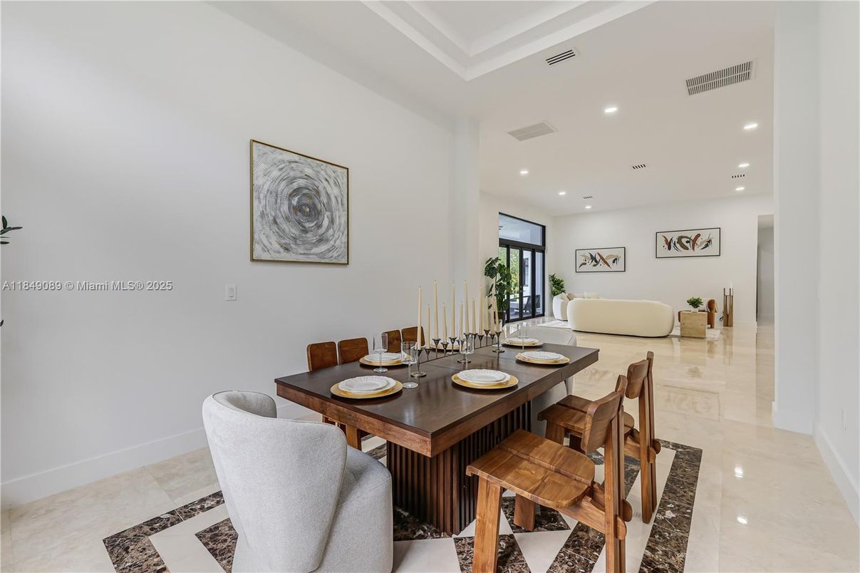 Dining room, Interior, Living room, Recessed Lighting