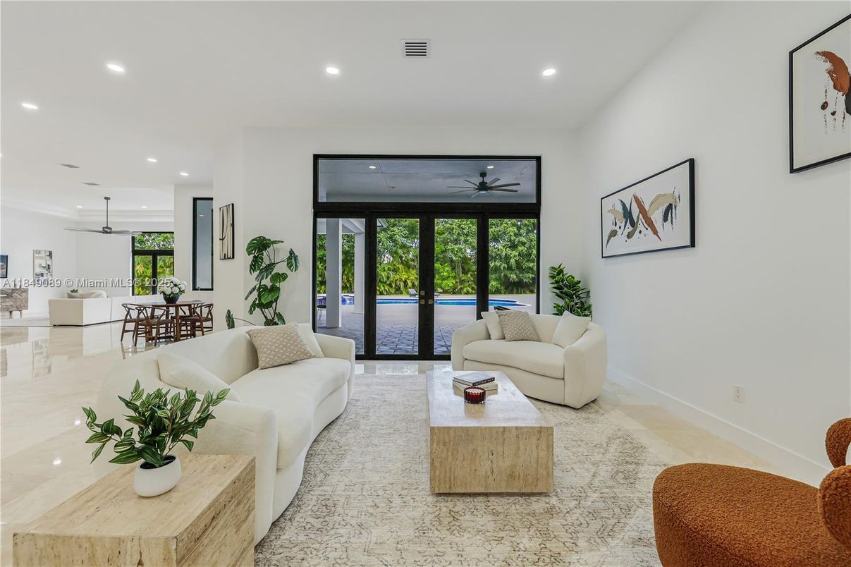 Dining room, Interior, Living room, Recessed Lighting