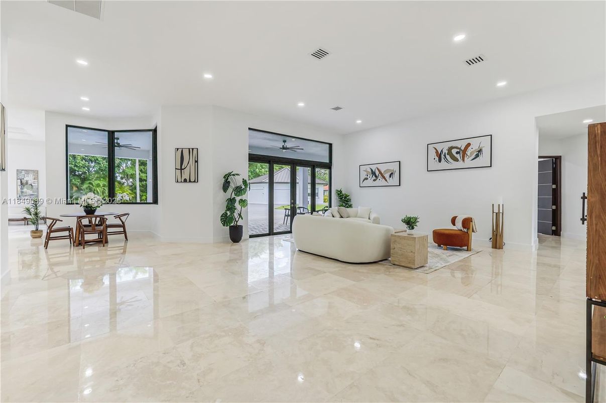 Dining room, Interior, Living room, Recessed Lighting