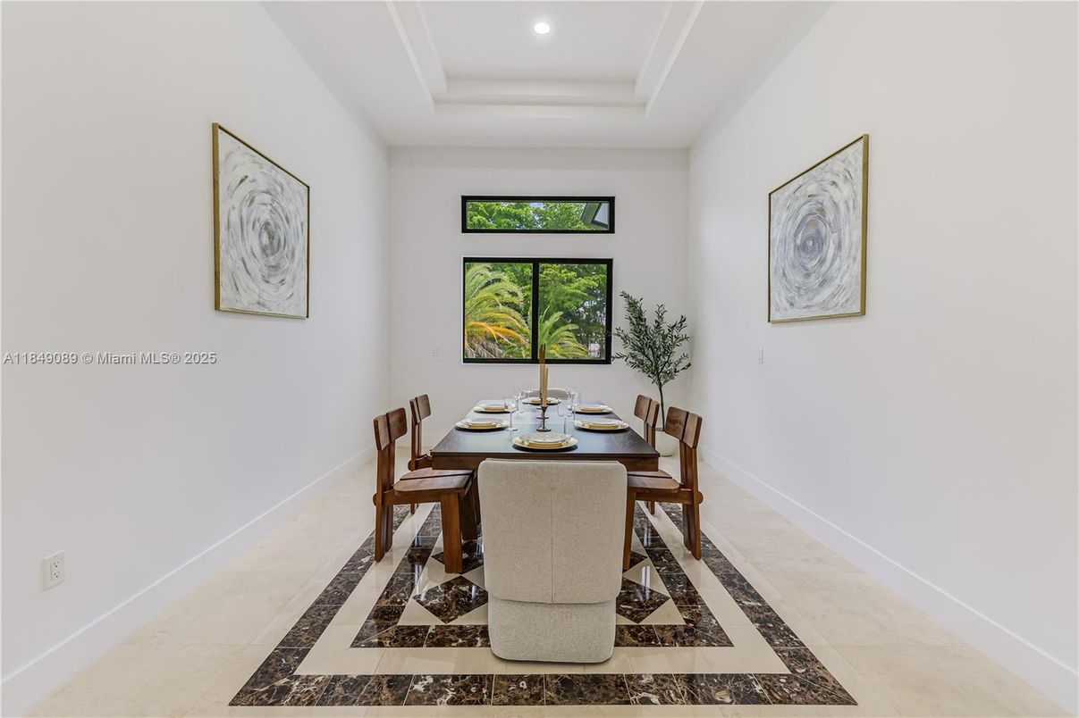Dining room, Interior, Recessed Lighting