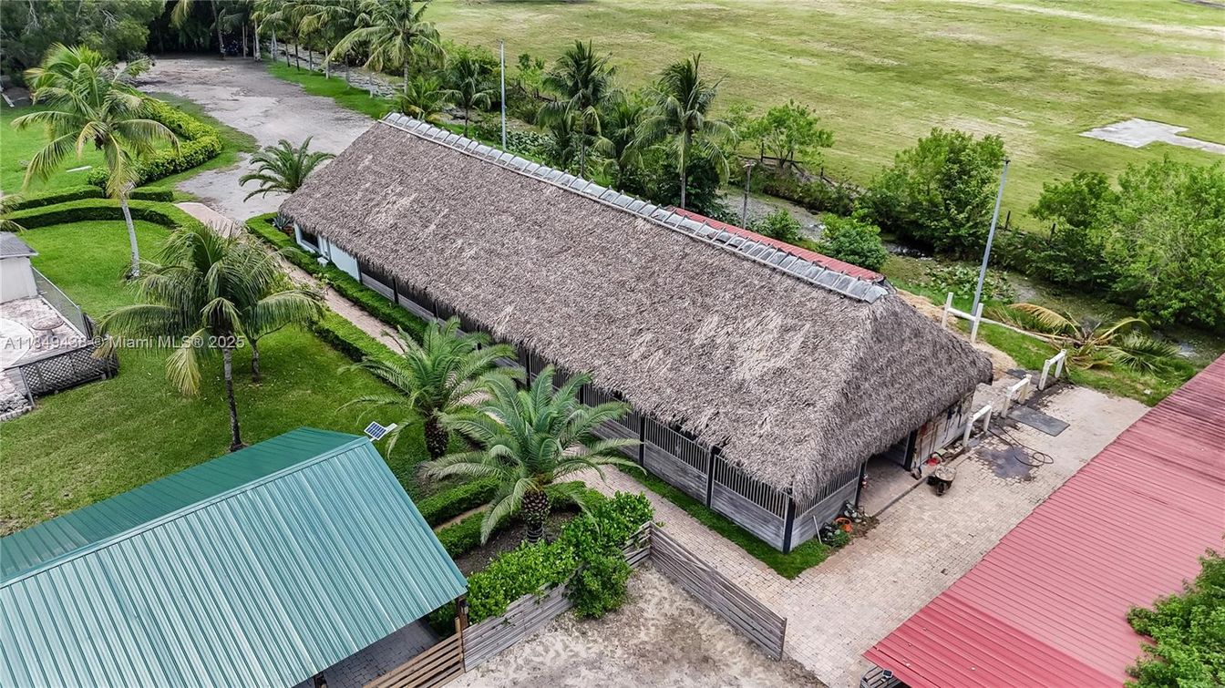 Exterior, Drone
