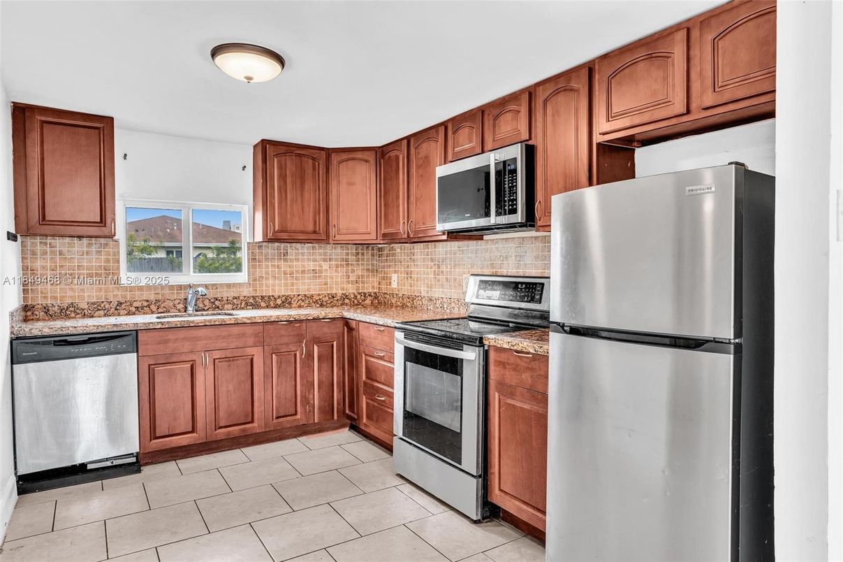 Interior, Kitchen, Stainless Steel Appliances