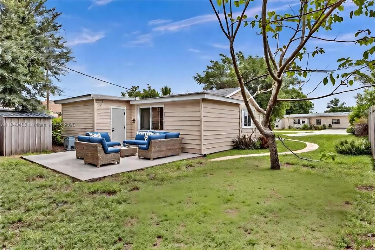 Backyard, Exterior
