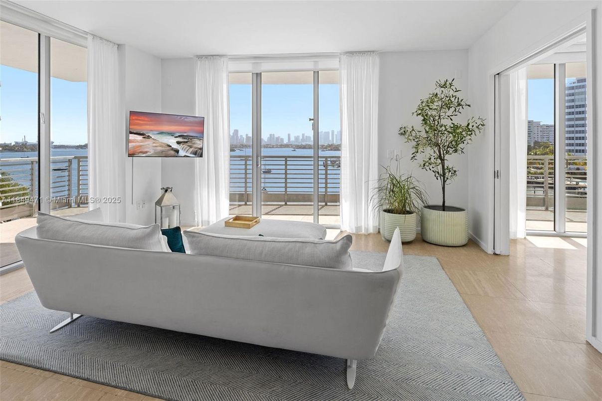 Interior, Living room, Water