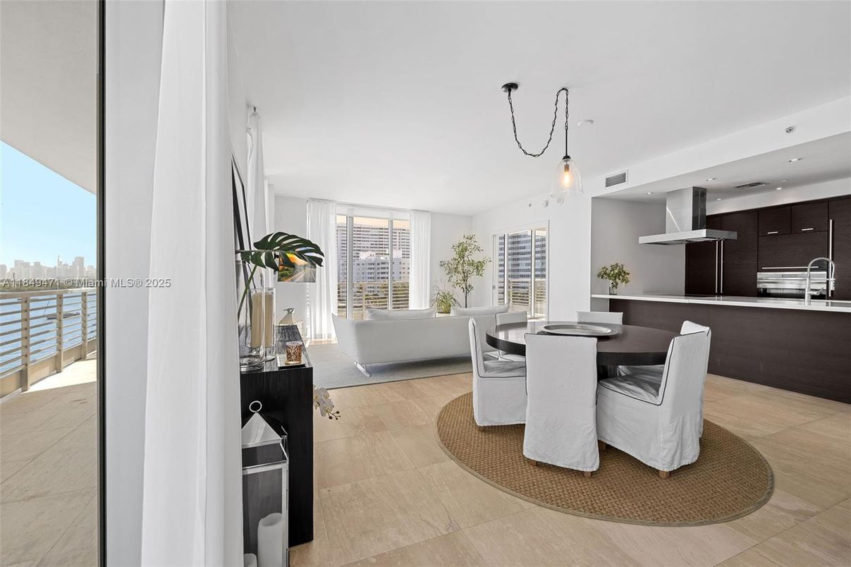 Dining room, Interior, Kitchen, Pendant Lights, Recessed Lighting, Stainless Steel Appliances, Water