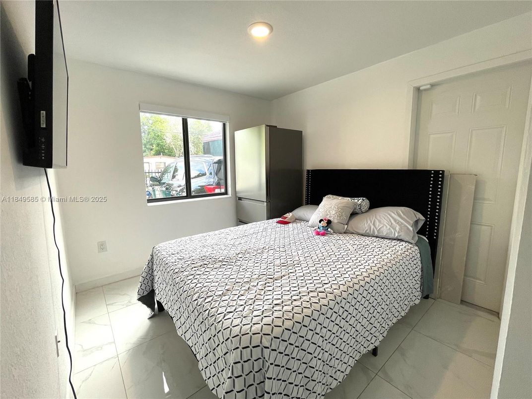 Bedroom, Interior, Marble, Recessed Lighting
