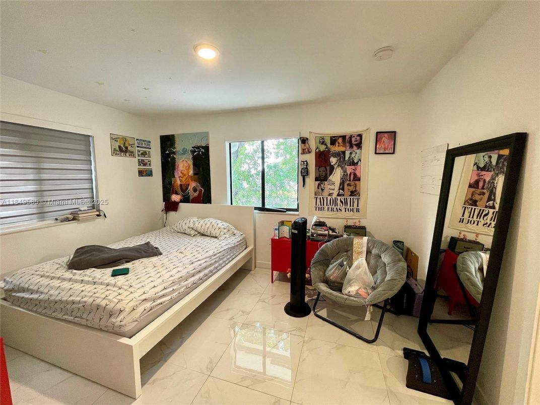 Bedroom, Interior, Marble, Recessed Lighting
