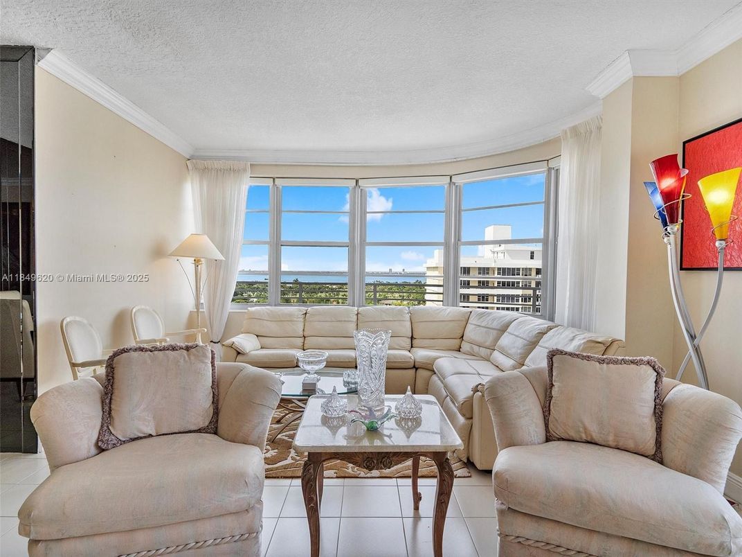 Interior, Living room, Water