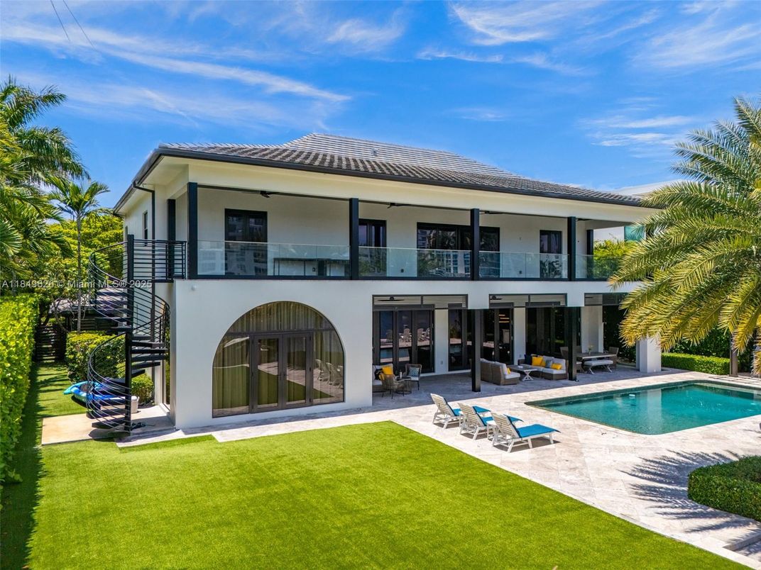Backyard, Exterior, Pool