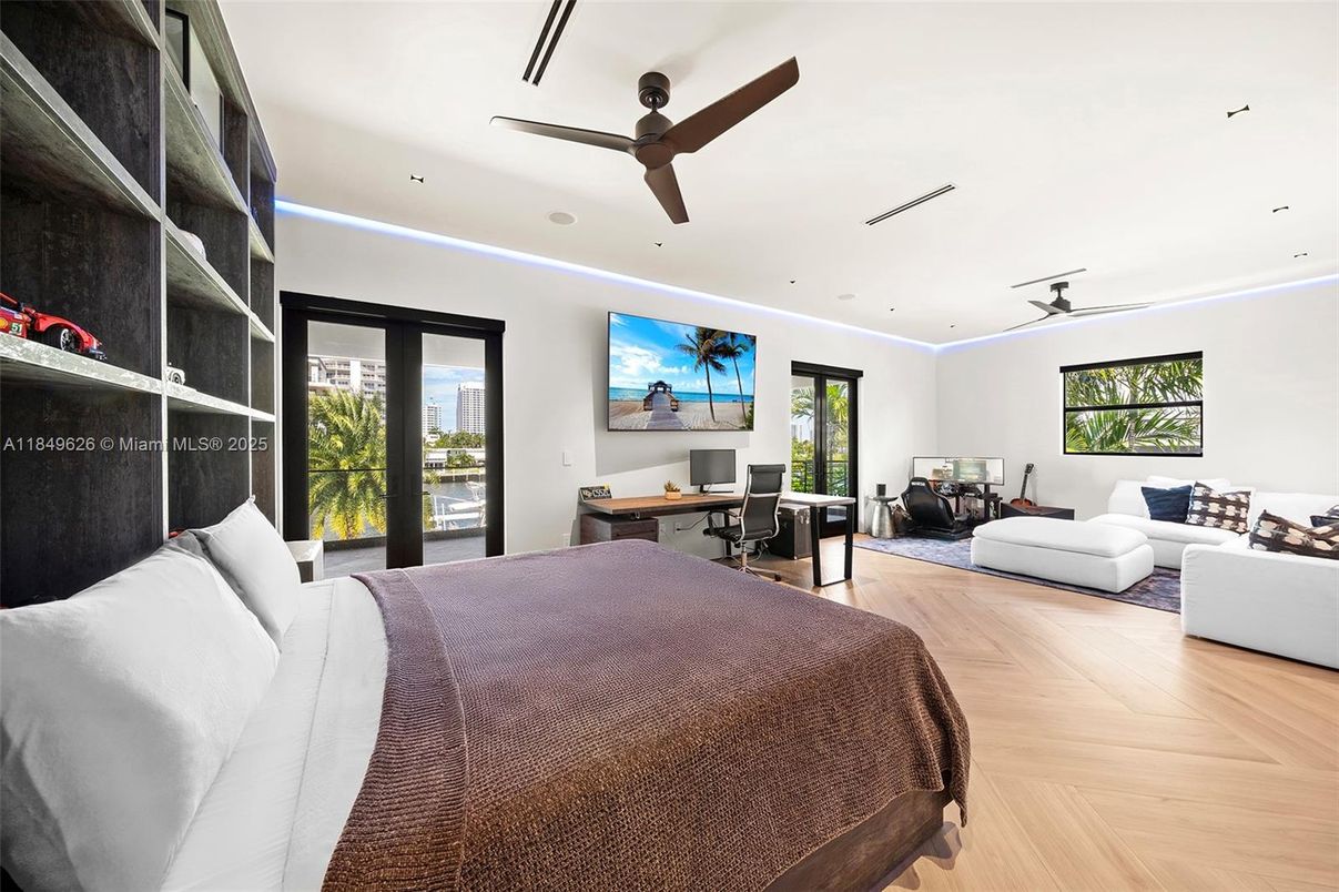 Bedroom, Home Office, Interior, Recessed Lighting, Wood Texture Flooring