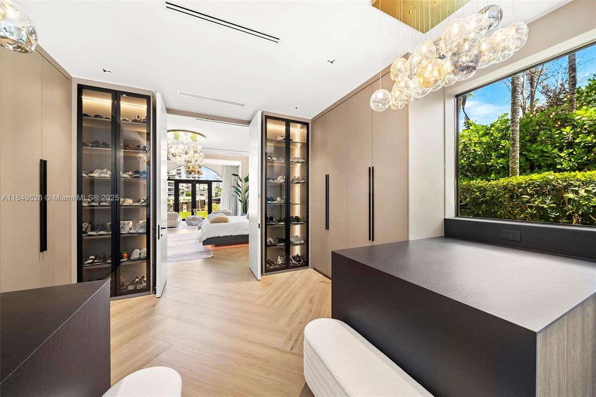 Chandelier, Interior, Pendant Lights, Recessed Lighting, Wood Texture Flooring