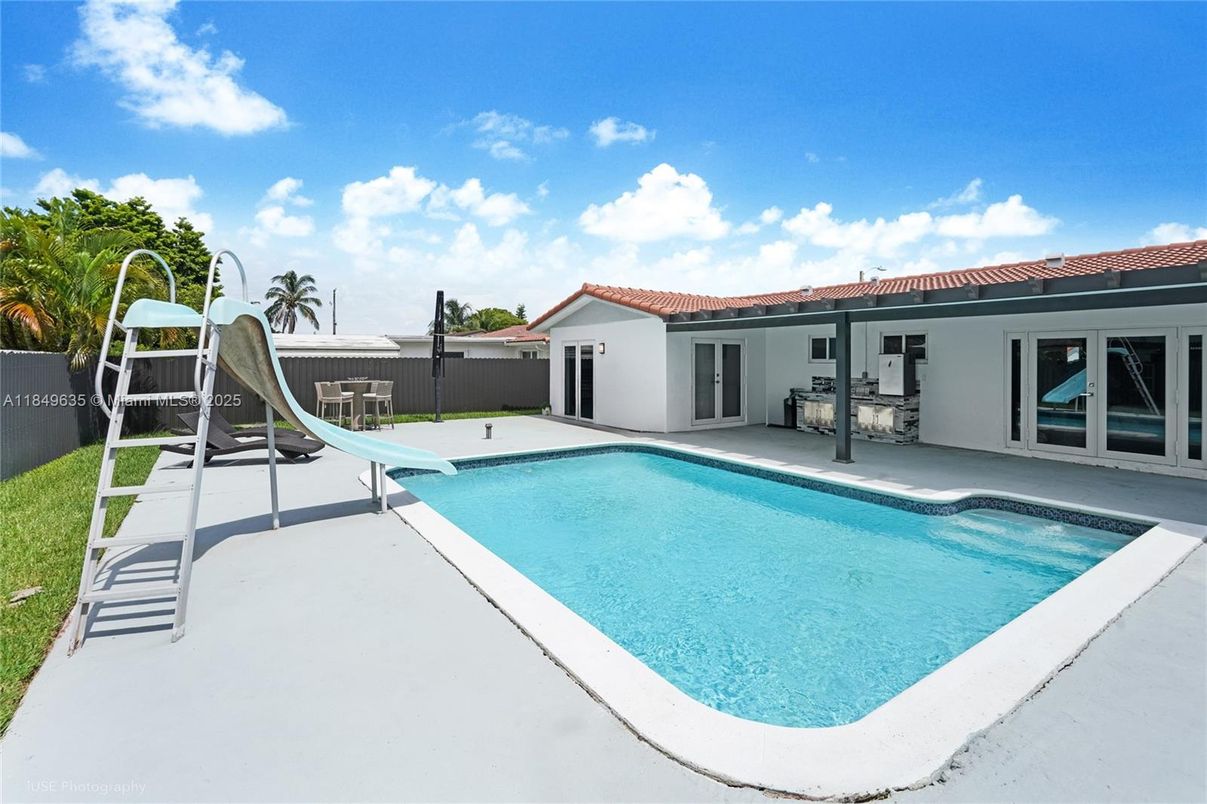 Exterior, Playground, Pool