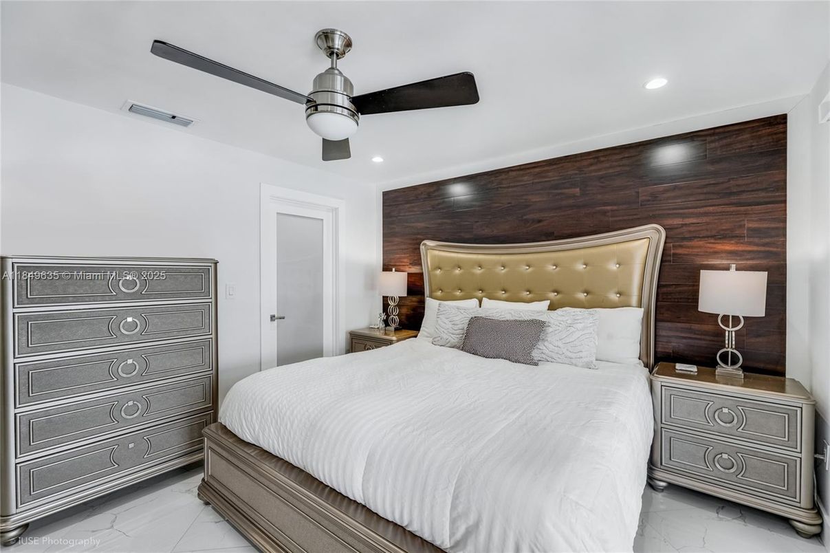 Bedroom, Interior, Marble, Recessed Lighting