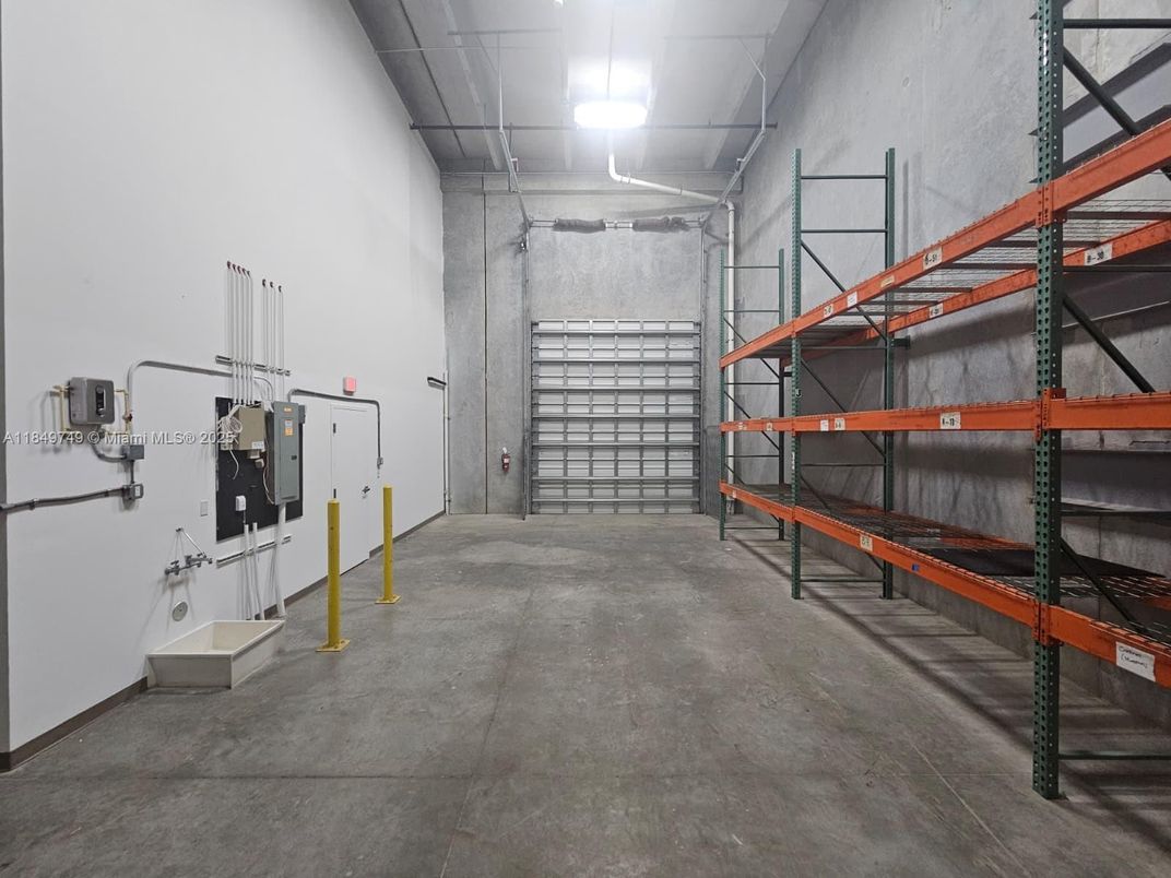 Garage, Interior